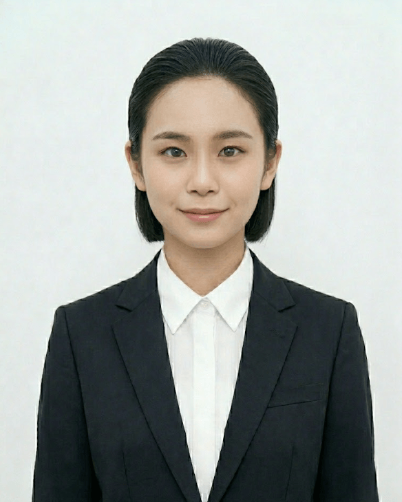前髪ぱっつん女性
